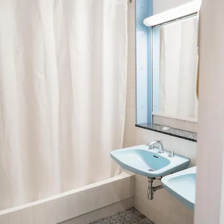 America Hotel 3*