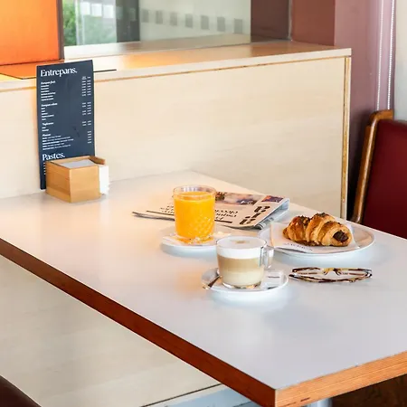 America Hotel 3*
